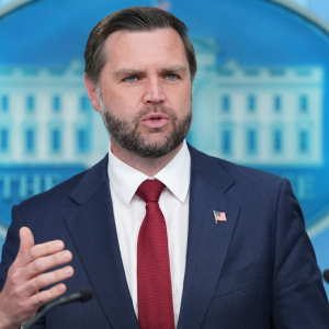 Vance reveals who’s behind his recent weight loss in first White House press briefing since July