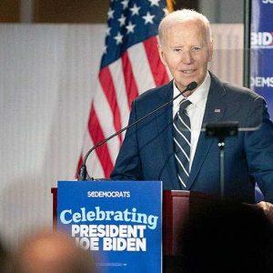 Biden conspicuously absent from campaign trail as Obama, Harris step up for midterm push
