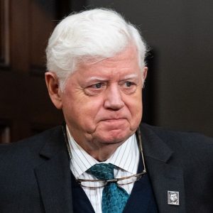 Democrat lawmaker freezes on House floor after suffering adverse reaction to medication