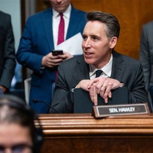 EXCLUSIVE: Hawley expands USPS probe with blistering letter accusing chief of dodging Congress
