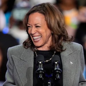 Harris invokes Jimmy Carter in bid to get supporters to vote early