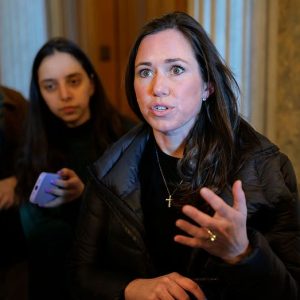 Katie Britt blasts Democrats for playing ‘political games’ with shutdown amid airport chaos