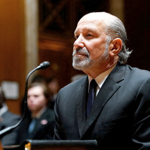 Leavitt brushes off Lutnick–Epstein heat with list of administration wins media ignored before ending briefing