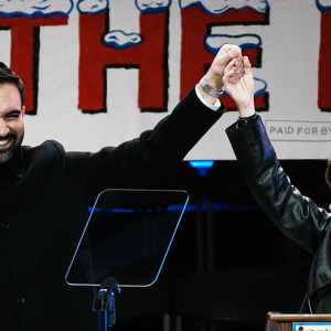 ‘Tax the rich!’: Mamdani steps in to defend Hochul after supporters heckle governor at NYC rally