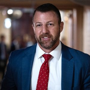 GOP Sen. Markwayne Mullin, former MMA fighter, skips seat belts in DC over carjacking fears