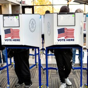 Record number of Americans identify as political independents, rejecting 2 major parties, poll finds
