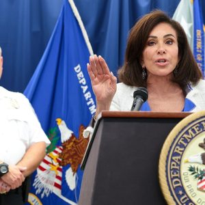 Trump urges Jeanine Pirro to revisit dropped Lincoln Memorial Reflecting Pool vandalism case
