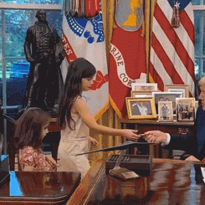 Trump shares adorable moment with kids visiting Oval Office: ‘My name is Donald’