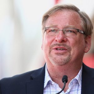 Social media pounces on Rick Warren tweet about Jesus: ‘You’ll find him in the middle’