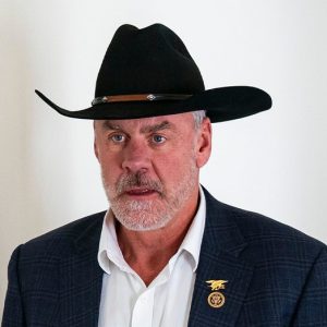 Former Navy SEAL Ryan Zinke wins GOP Montana primary