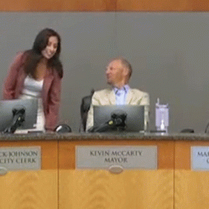 California mayor’s hot mic catches candid exchange after audience sends meeting off rails