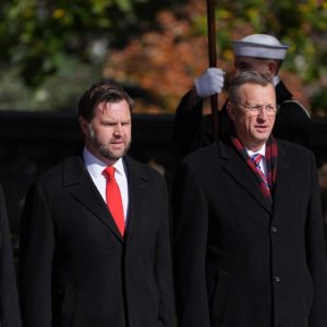 Trump lays wreath at Tomb of the Unknown Soldier at Arlington National Cemetery on Veterans Day