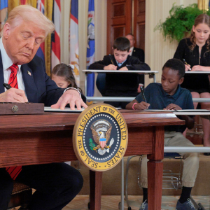 Senators formally introduce bill to eliminate Department of Education