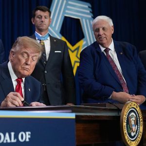 Inside Trump’s intimate meeting with nation’s bravest soldiers during whirlwind Texas trip