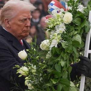 Trump lays wreath at Tomb of the Unknown Soldier ahead of inauguration
