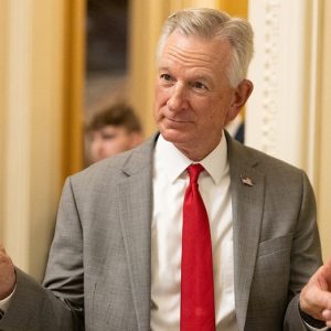 Trump ally announces record-shattering fundraising haul in bid for Alabama governor